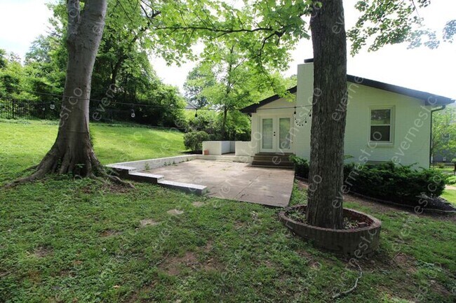 Foto del edificio - 426 Bunkerhill Dr