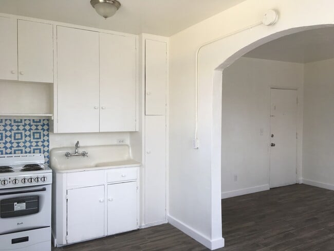 Kitchen Living - 240 NW 8th Ave