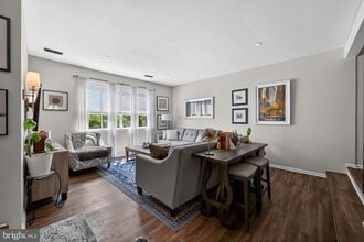 Building Photo - 8 Independence Pl