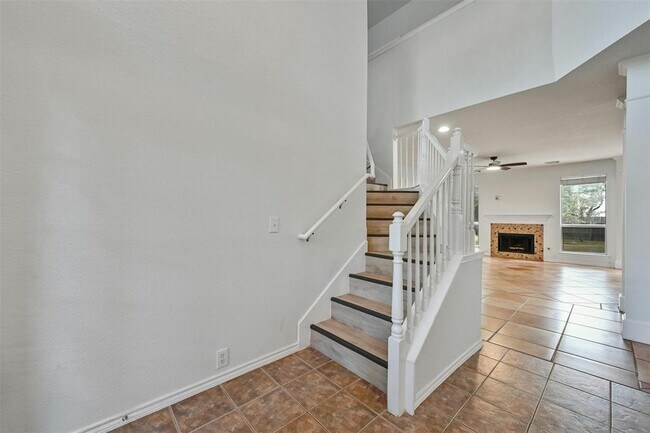 Building Photo - 10901 Mint Julep Dr