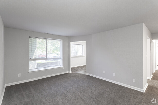 2HAB, 2BA: 947 ft² - Centre at Silver Spring