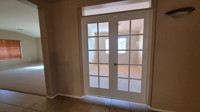 Foto del edificio - Great Home 3bd plus a Den!