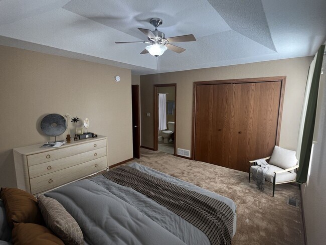 Building Photo - 3 Bedroom , 3 Bath Home for Rent
