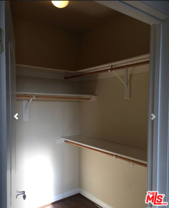 Foto del edificio - 962 S Gramercy Dr