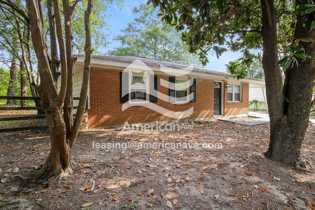 Foto del edificio - 1136 Charlotte St