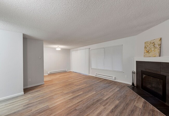 Foto del edificio - Beautifully Remodeled 2 Bedroom One Bath Condo Burien near Seattle