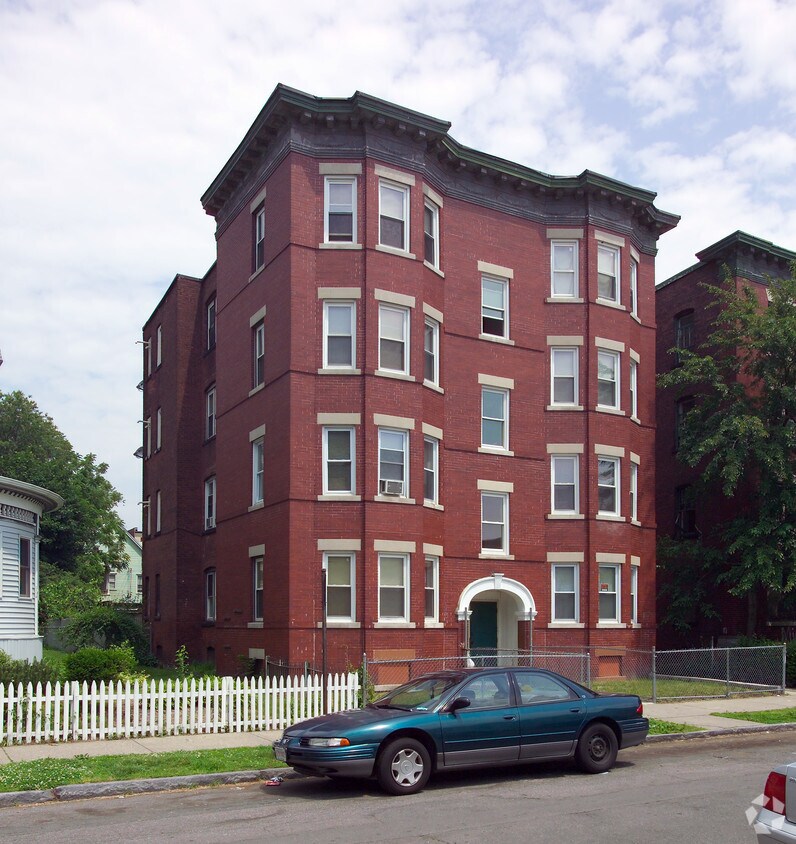 Primary Photo - 16 Sheldon St