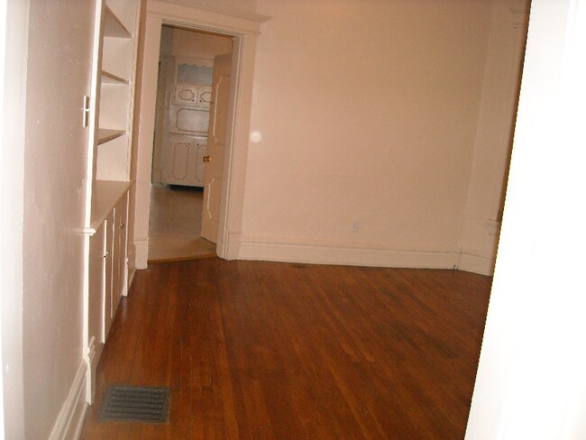 Building Photo - 1386 Neil Ave