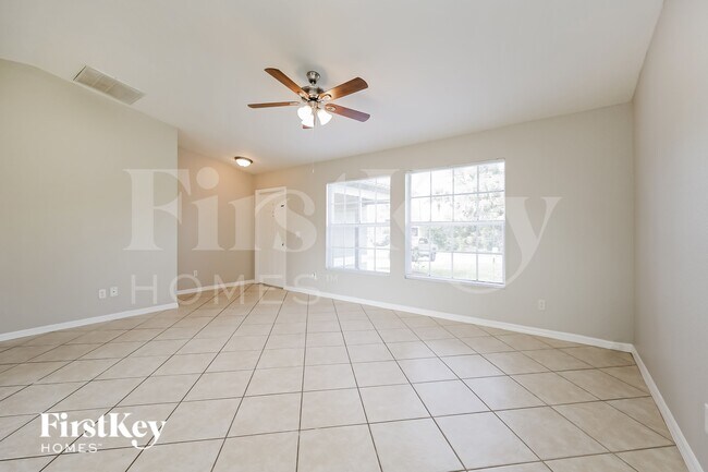 Foto del edificio - 2565 Vogler Ln