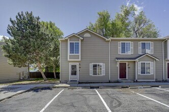Building Photo - 392 Kitfield View