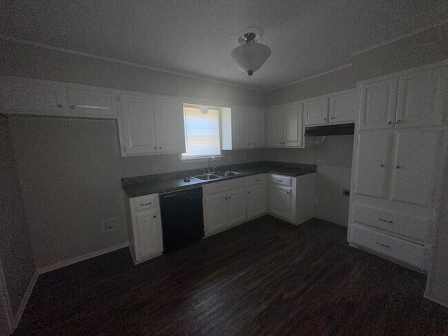 Building Photo - 1608 High Meadows Dr. Norman, OK 73071