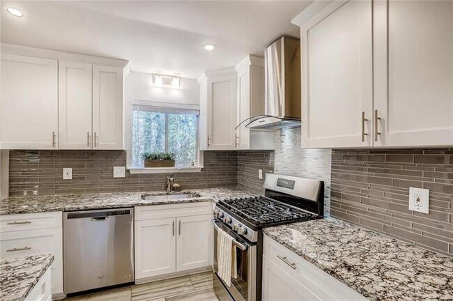 Foto del edificio - 710 Creekwood Crossing W