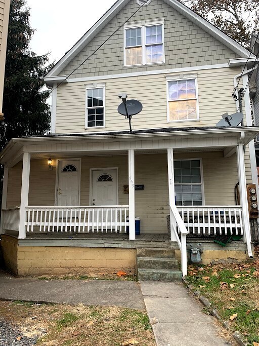 Building Photo - 459 Dallas St