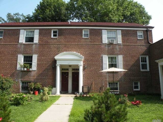 Primary Photo - 150-67 Village Rd