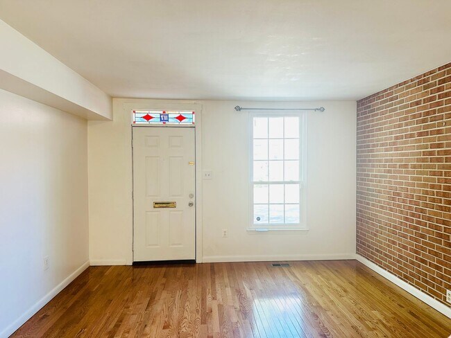Foto del edificio - 2BR-2BA - Townhome Near John's Hopkins Hos...