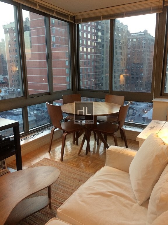 Primary Photo - 1500 Lexington Ave