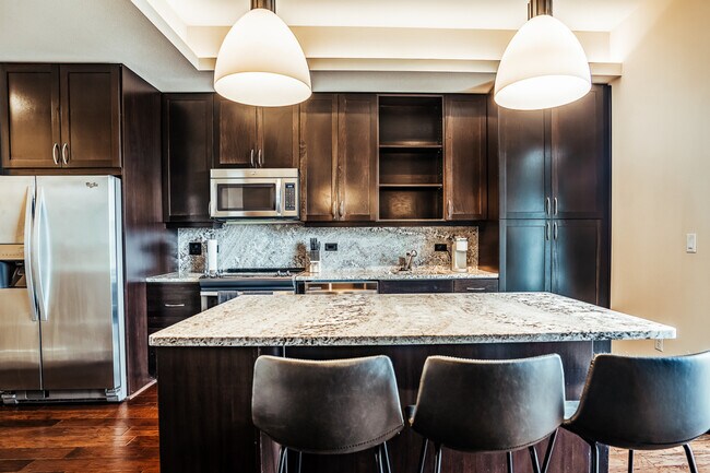 Foto del edificio - 214 Barton Springs Rd