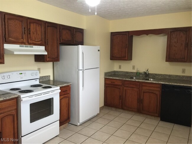 Building Photo - 3695 Indian Run Dr