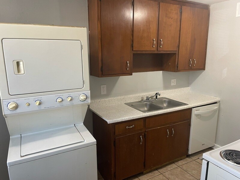 Foto principal - 215 Lovelace Dr