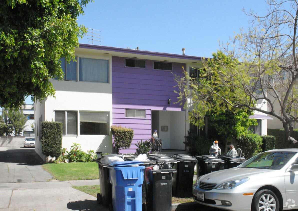 Foto del edificio - 1200 S Sherbourne Dr