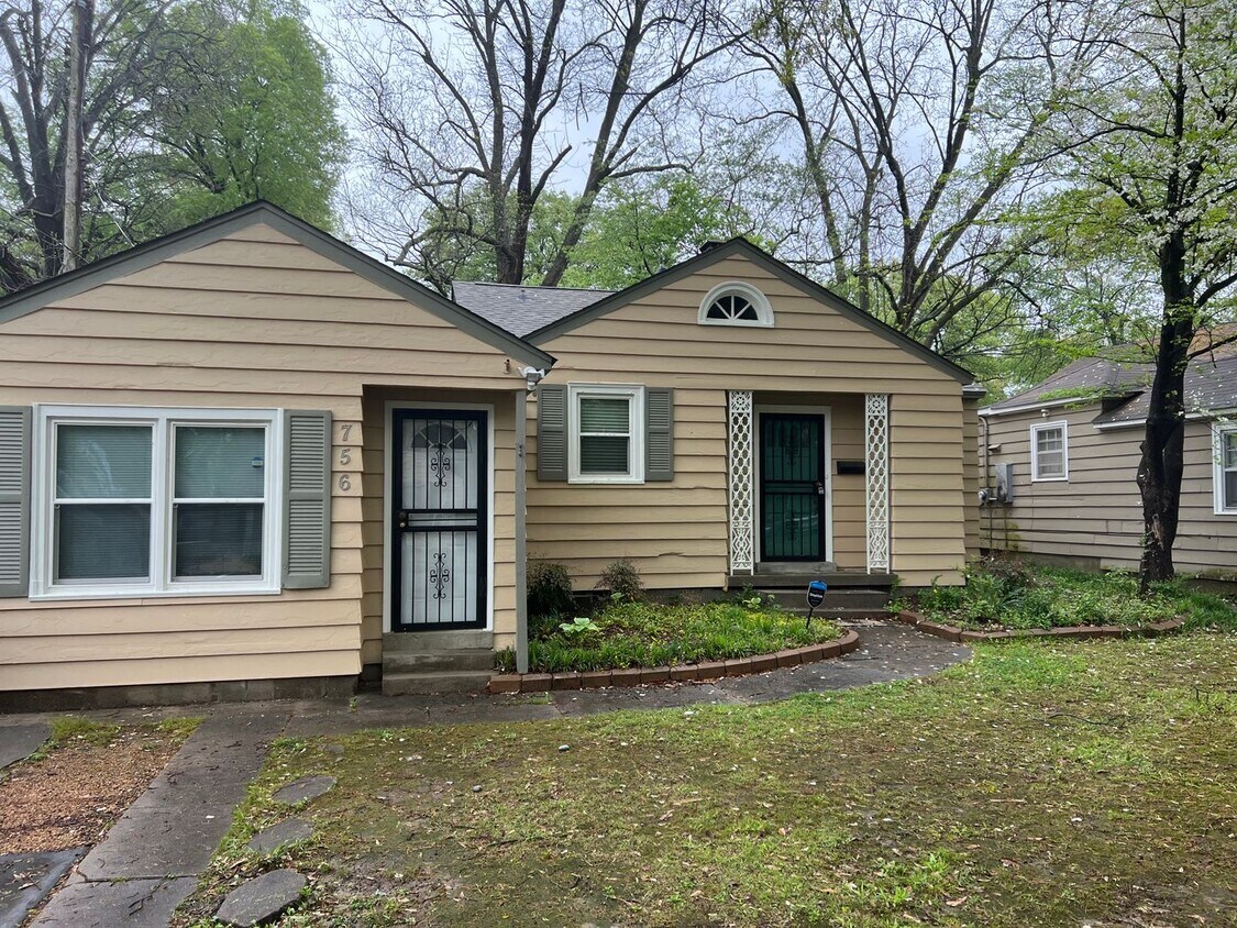 Primary Photo - 2 Bedroom (could be a 3 bedroom, 1 Bathroo...