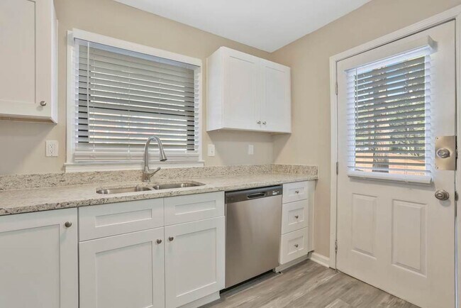 Foto del edificio - 10640 Greatford Ct