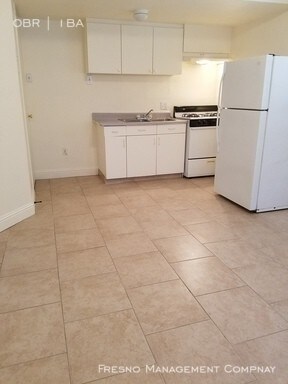 Foto del edificio - Studio Apartment Near Tower DIstrict!