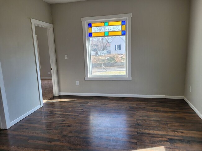 Foto del edificio - 4 bedroom/2 bath home