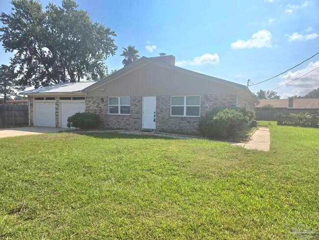 Building Photo - 760 Briarwood Dr