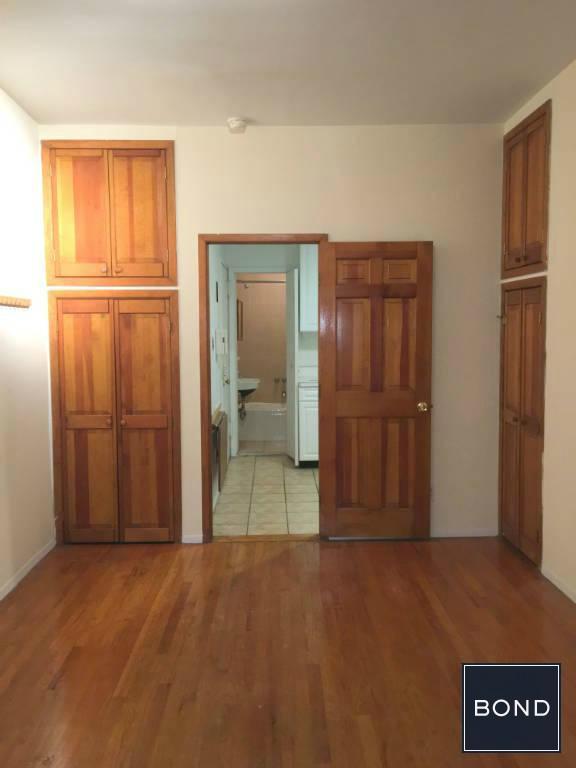 Building Photo - 527 E 83rd St