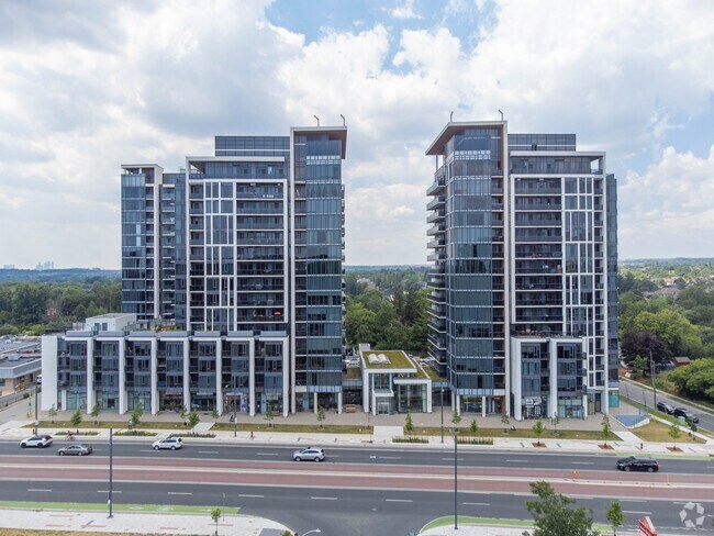 Photo du bâtiment - 9612 Yonge St