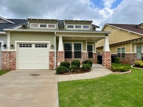 Building Photo - 6605 Bent Wood Villas Dr