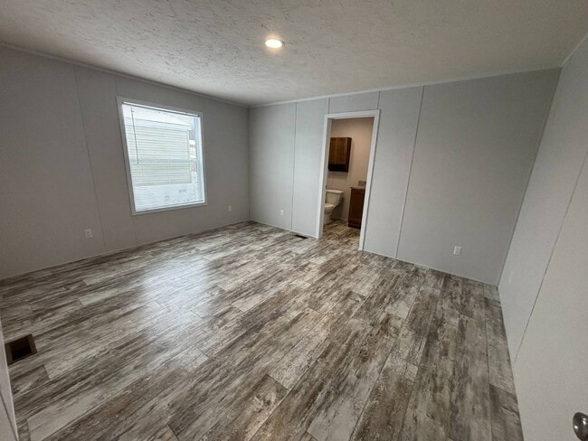 Building Photo - 1111 OH-133