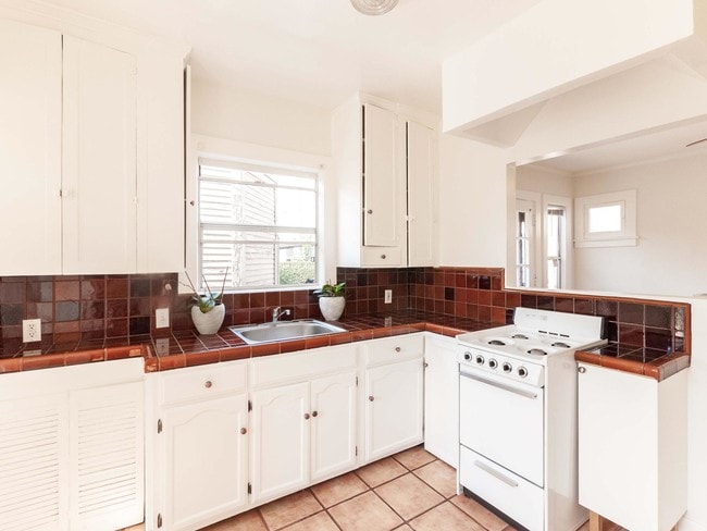 Lots of Cabinets - 1950 S Palm Grove Ave