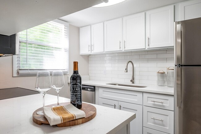 Building Photo - The Artisan Apartments