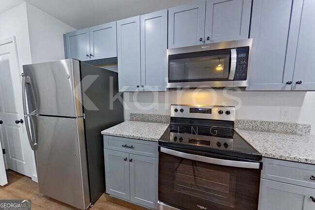 Foto del edificio - 142 Hughes Dr