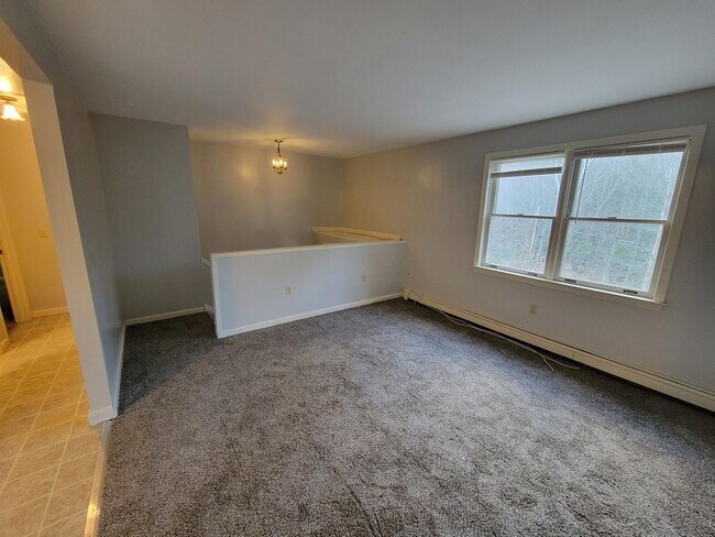 Foto del edificio - 95 Old County Rd N