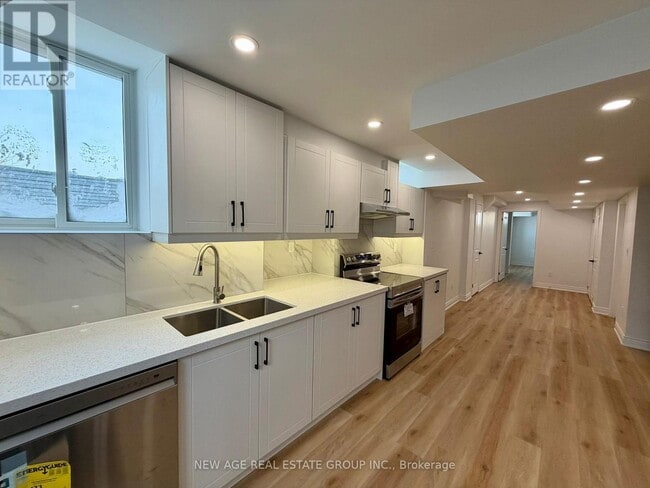 Building Photo - 47 Mountain Heights Pl