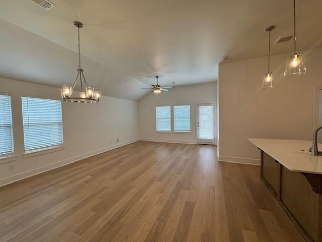 Foto del edificio - 15805 Nighthawk Ln