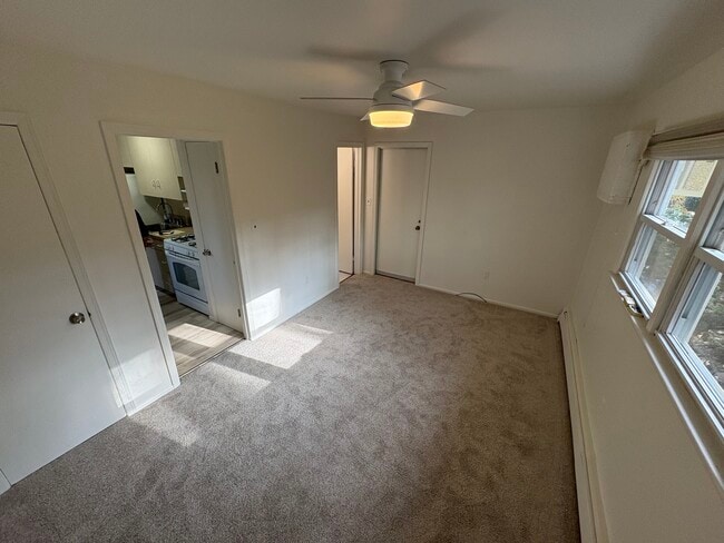 Foto del edificio - 23 Pilgrim Dr