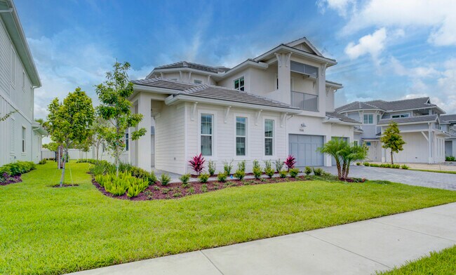 Building Photo - 9346 Crestview Cir