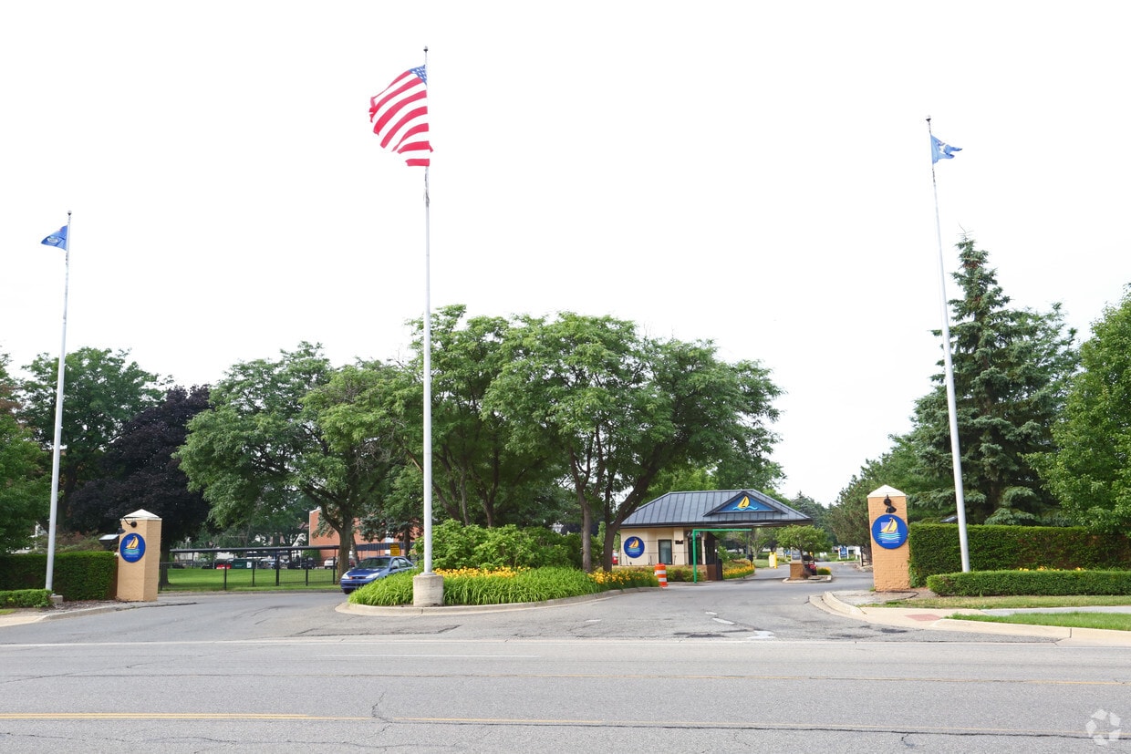 The Lake Shore Apartments Rentals Ypsilanti, MI