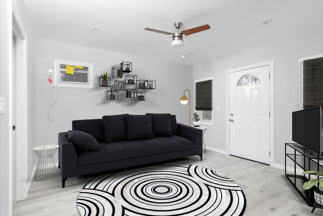 Foto del edificio - 4843 Colfax Ave