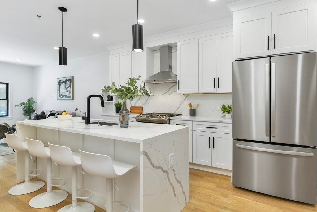 Foto principal - 140 Chelsea St