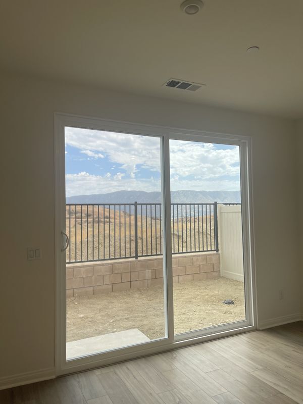 Foto del edificio - 938 Helena Rdg