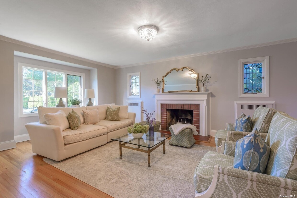 Primary Photo - 47 Shoreview Rd