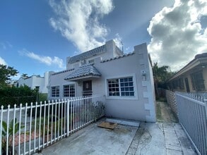 Building Photo - 1664 SW 9th St