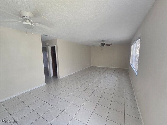 Building Photo - 3815 SE 15th Pl