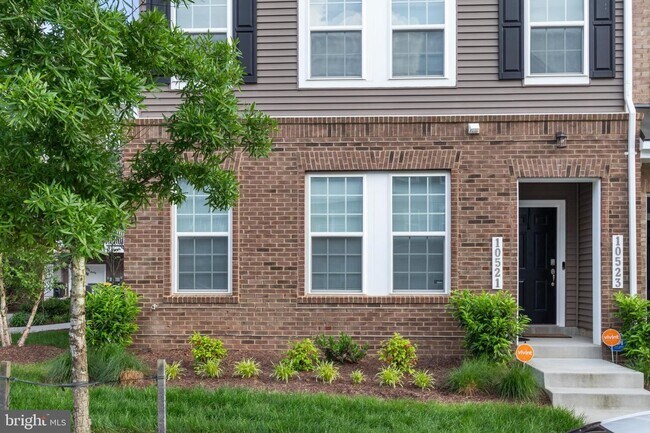 Foto del edificio - 10521 Jim Lovell Ln