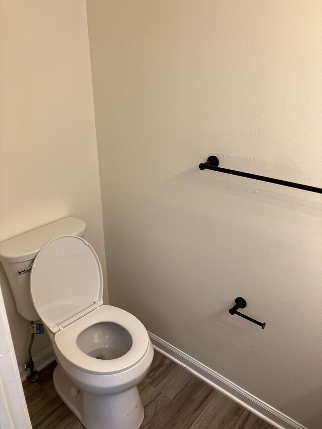 Building Photo - Townhome - 2 Bedroom & 1.5 Bath at Troy Cr...